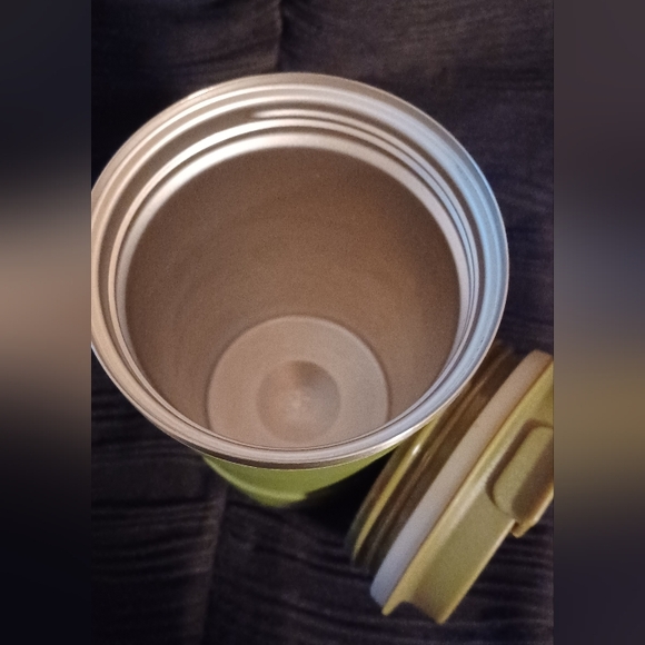 380ml Green vacuum insulted travel cup (102324E) - Picture 4 of 7